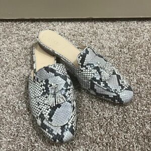 J. Crew Charlie Flat Mules Leather Snake Print Tassel Almond Toe Gray  9.5M